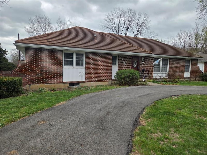 13001 Bristol Ave, Grandview, MO 64030