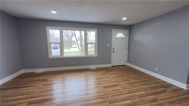 7207 E 86th St, Kansas City, MO 64138