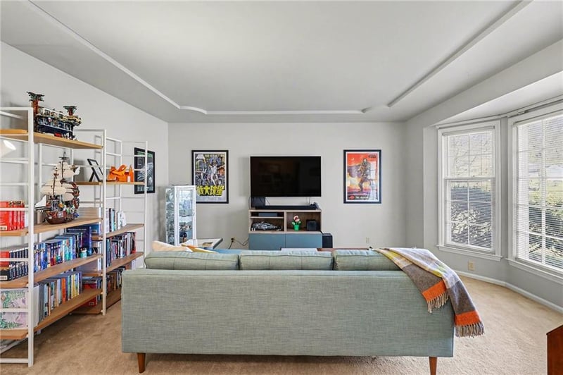 8411 87th St, Overland Park, KS 66212