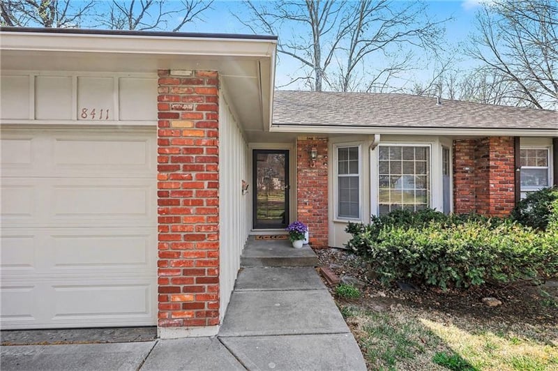 8411 87th St, Overland Park, KS 66212