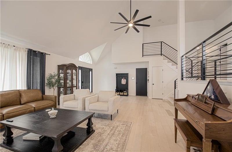 5916 Albervan St, Shawnee, KS 66216