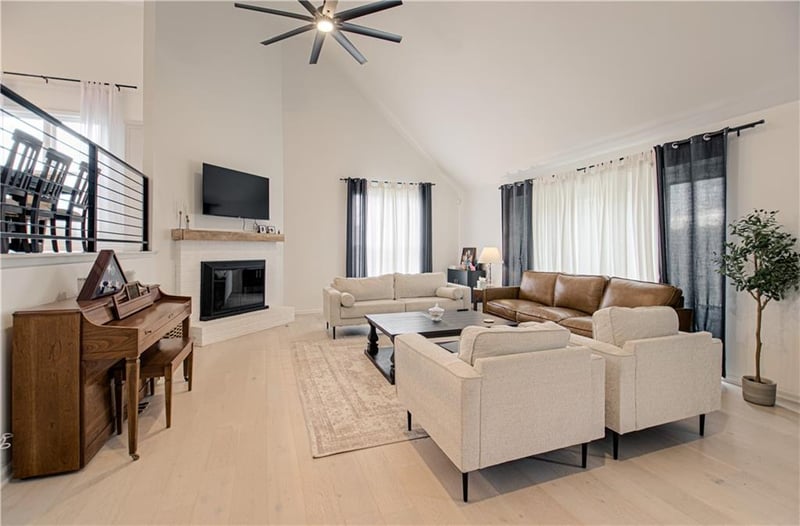 5916 Albervan St, Shawnee, KS 66216