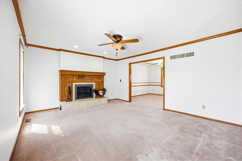 1104 7th St, Lee's Summit, MO 64063