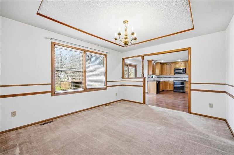 1104 7th St, Lee's Summit, MO 64063