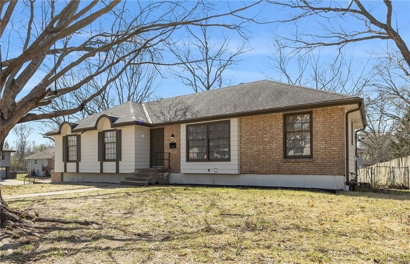 8825 Mcelroy Rd, Kansas City, MO 64134