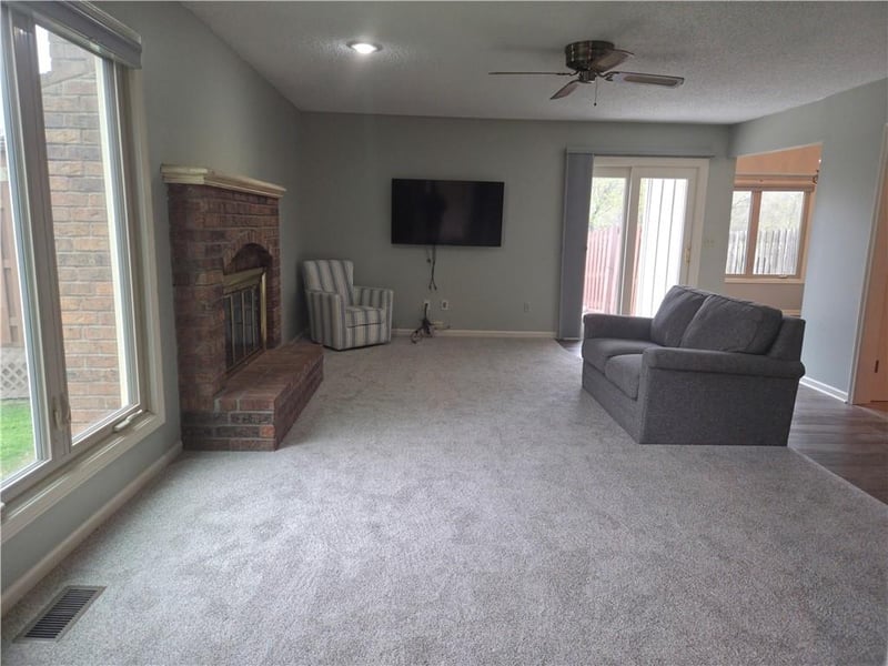 10801 116th Ter, Overland Park, KS 66210