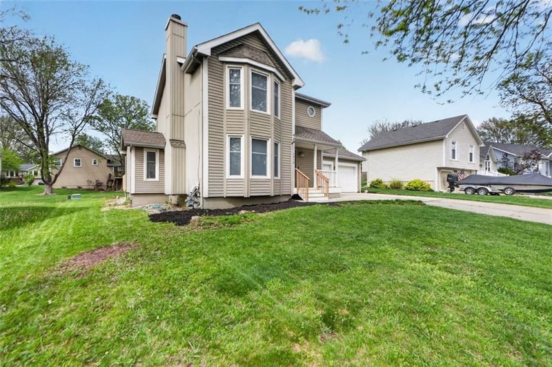 1016 103rd St, Kansas City, MO 64155