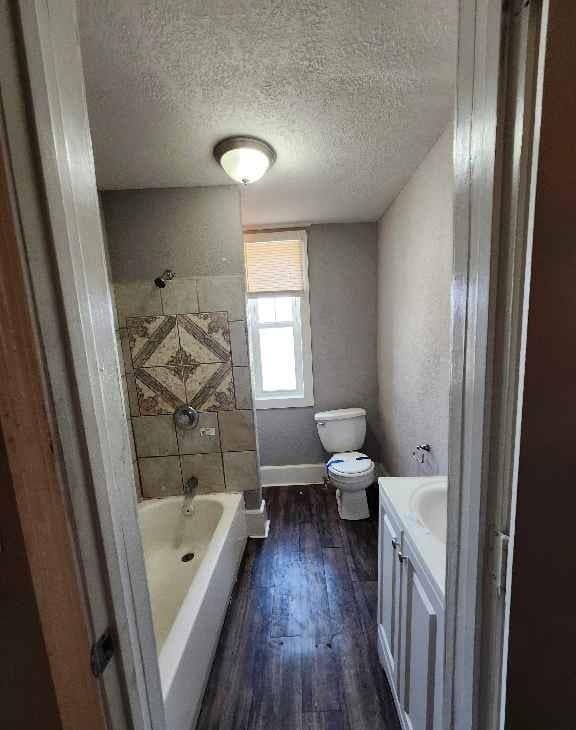 2203 Agnes Ave, Kansas City, MO 64127