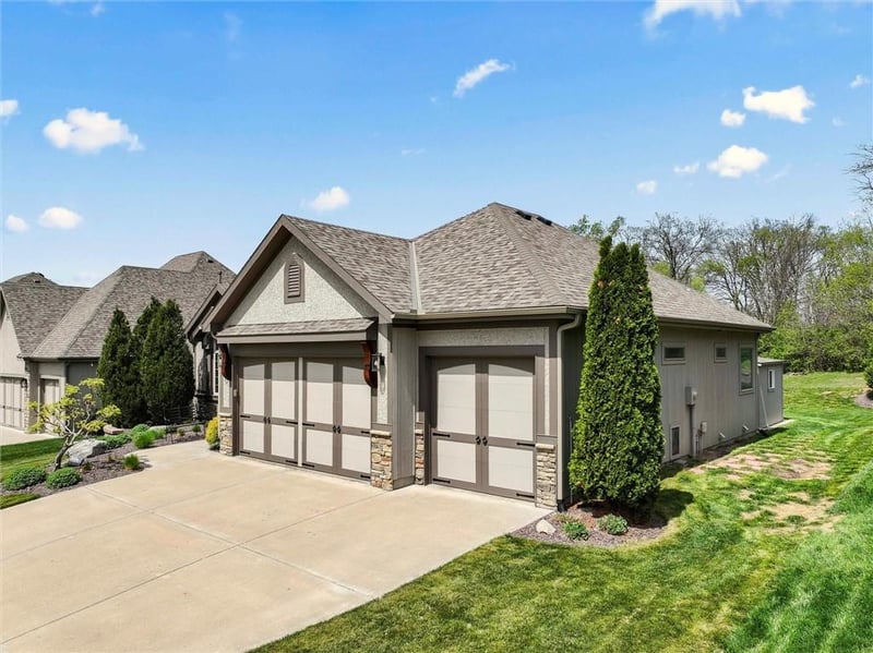 3112 92nd St, Kansas City, MO 64156