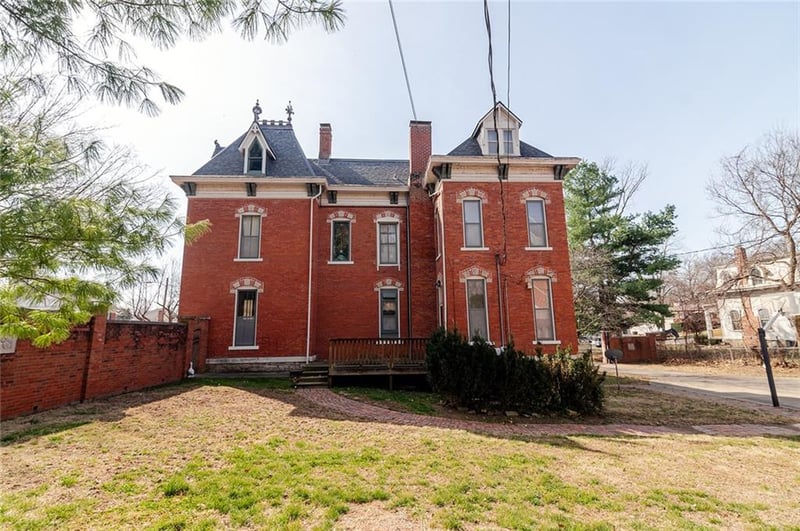805 4 St, Atchison, KS 66002