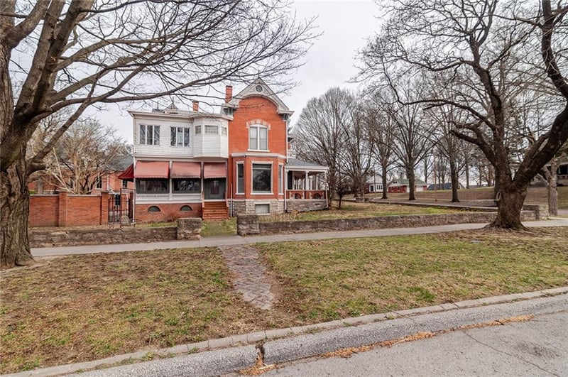 805 4 St, Atchison, KS 66002