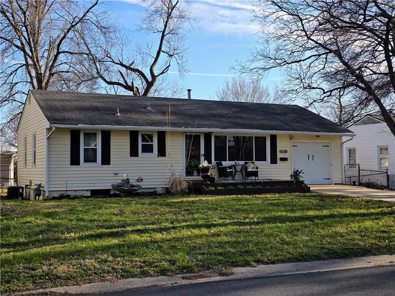 1911 55th St, Kansas City, MO 64118