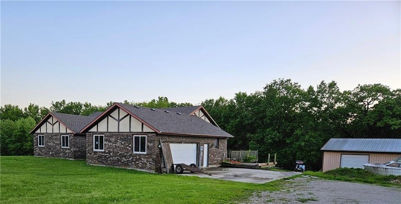 25410 High Dr, Excelsior Springs, MO 64024
