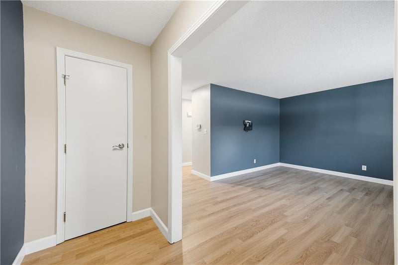 9551 Outlook Dr, Overland Park, KS 66207