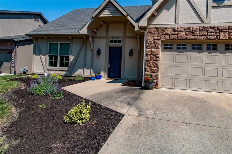 5714 Silverstone Dr, Lawrence, KS 66049