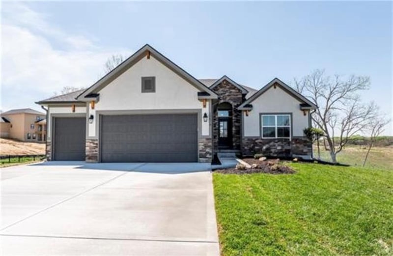 4850 Martin St, Riverside, MO 64150