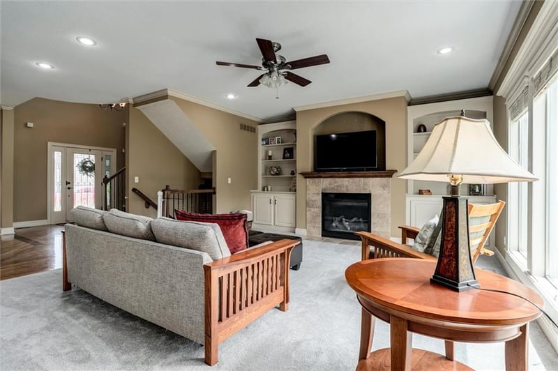 15534 Shawnee Dr, Overland Park, KS 66223