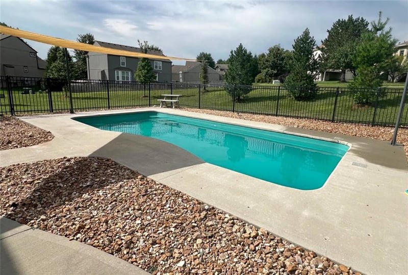 15534 Shawnee Dr, Overland Park, KS 66223