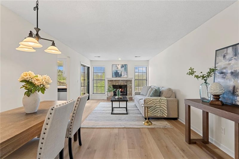 12854 110th Ter, Overland Park, KS 66210