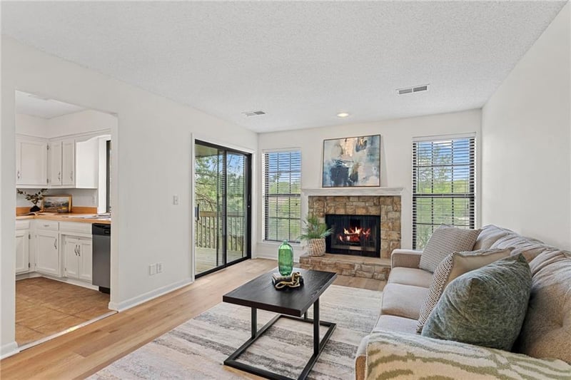 12854 110th Ter, Overland Park, KS 66210