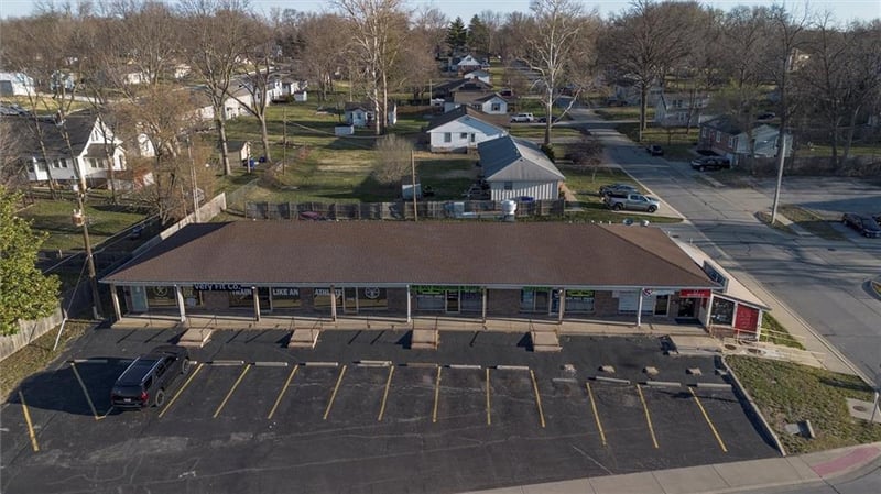 12200 Johnson Dr, Shawnee, KS 66216