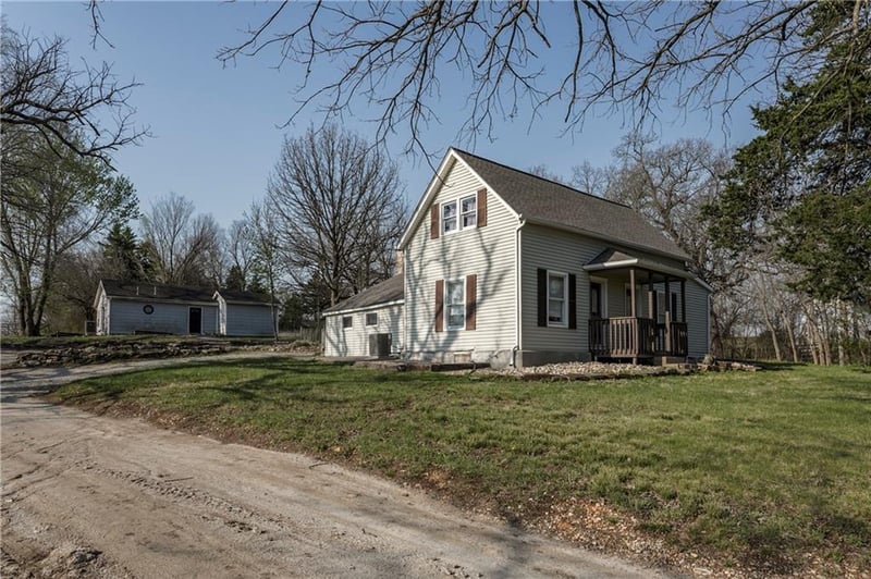405 E 267th St, Cleveland, MO 64734