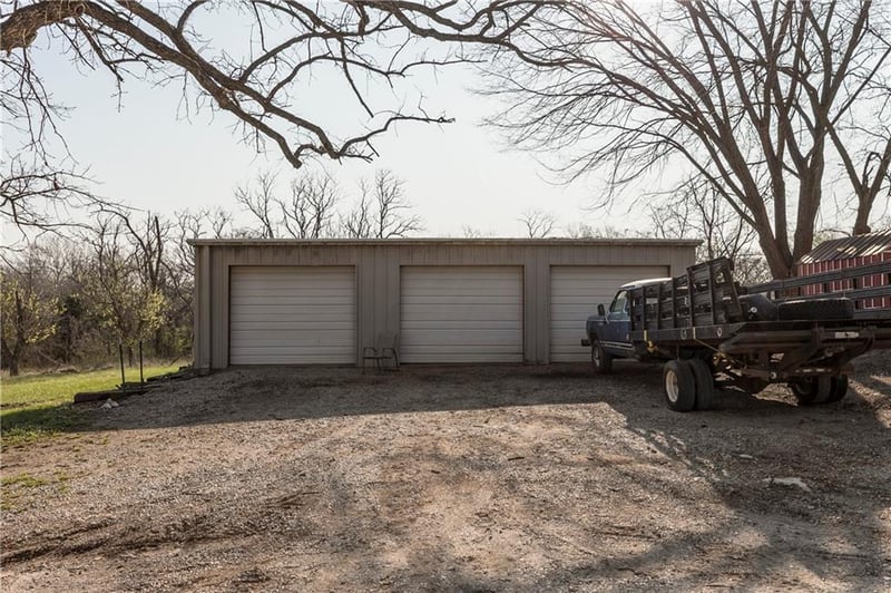 405 E 267th St, Cleveland, MO 64734