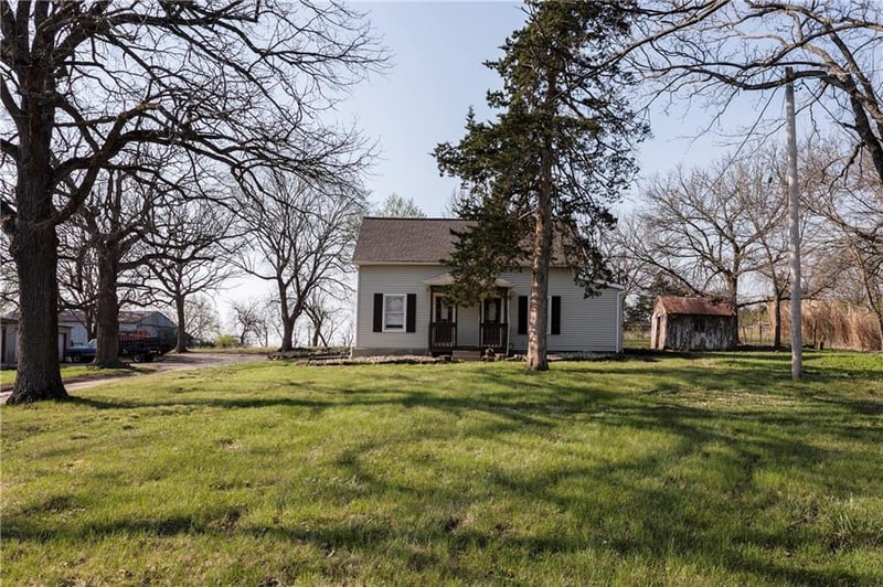 405 E 267th St, Cleveland, MO 64734