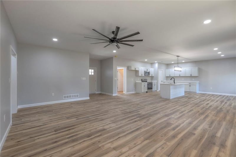 310 51st Rd, Warrensburg, MO 64093
