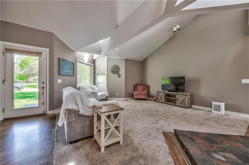 105 Cedar St, Spring Hill, KS 66083