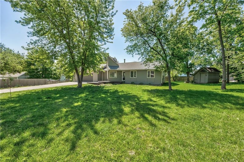 105 Cedar St, Spring Hill, KS 66083