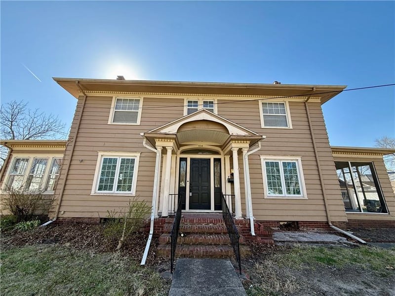 416 6th St, Burlington, KS 66839