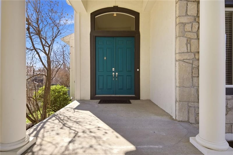 16216 Ash St, Overland Park, KS 66085