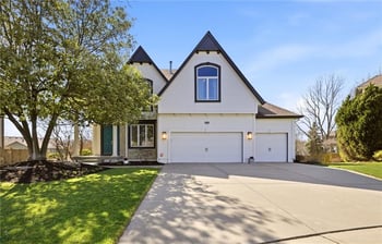 16216 Ash St, Overland Park, KS 66085