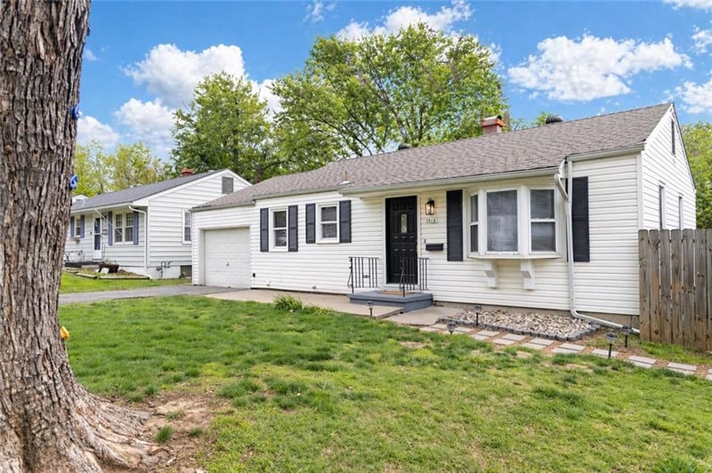 1713 Dodgion Ave, Independence, MO 64050