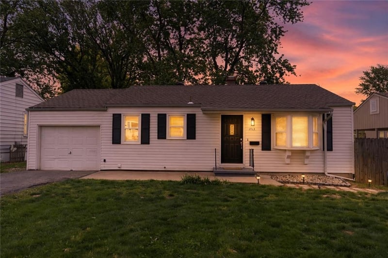 1713 Dodgion Ave, Independence, MO 64050