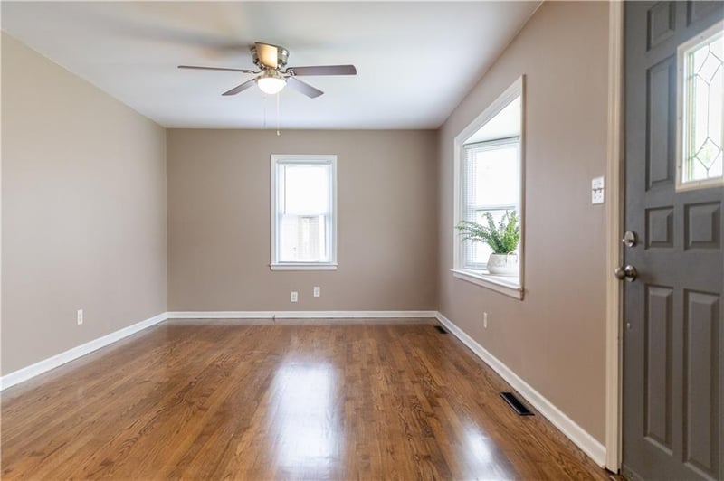 1713 Dodgion Ave, Independence, MO 64050
