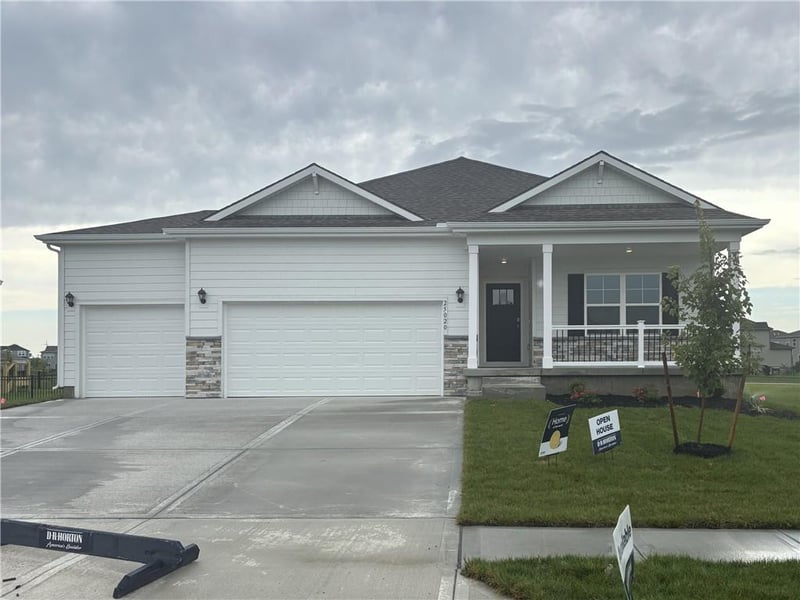 25020 W 178th Ter, Gardner, KS 66030