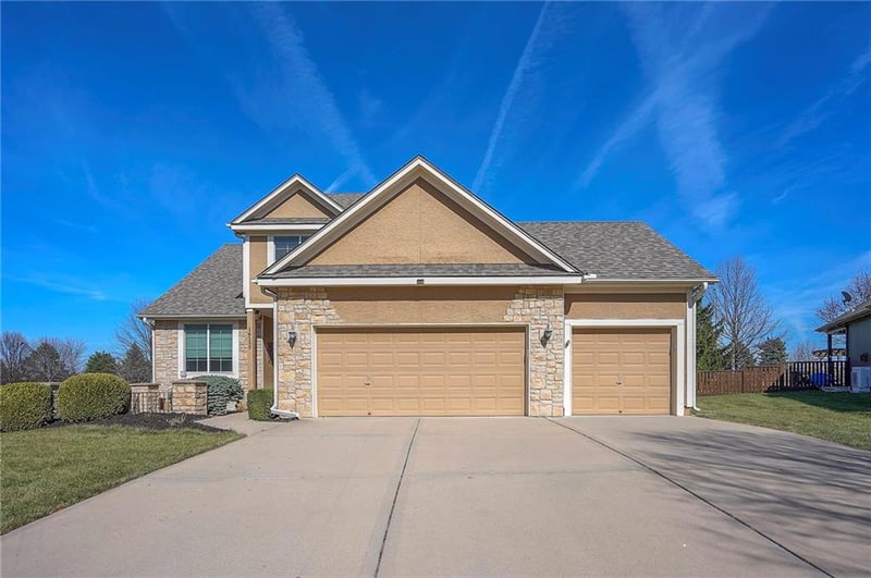 16155 Harbinger St, Olathe, KS 66062