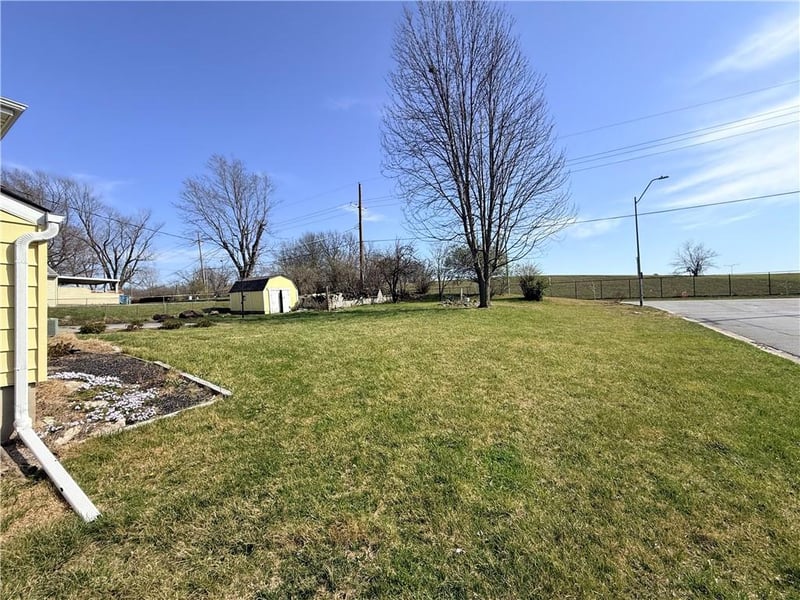 7801 San Rafael Dr, Kansas City, MO 64119