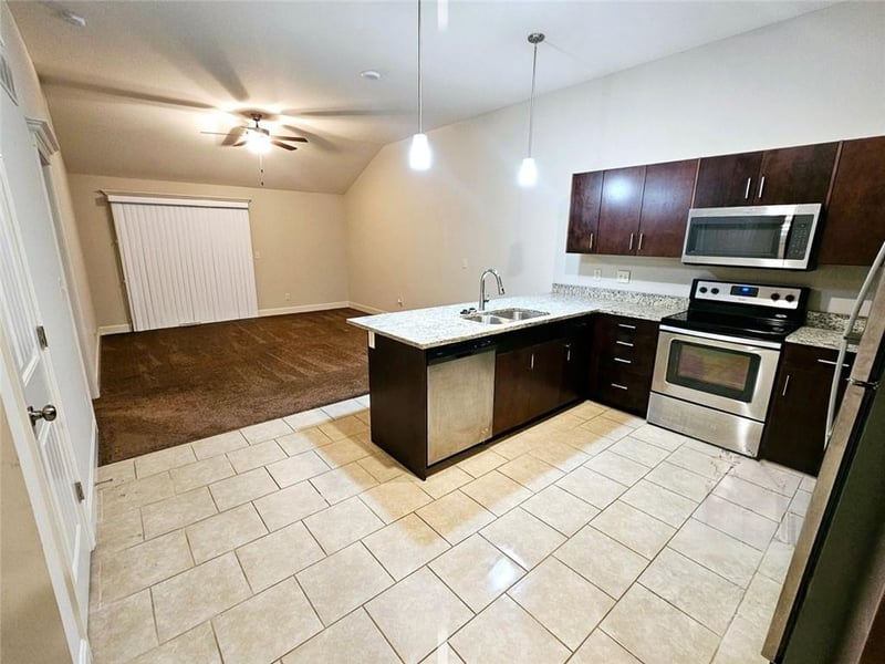 9324 Robinhood Ave, Kansas City, MO 64154