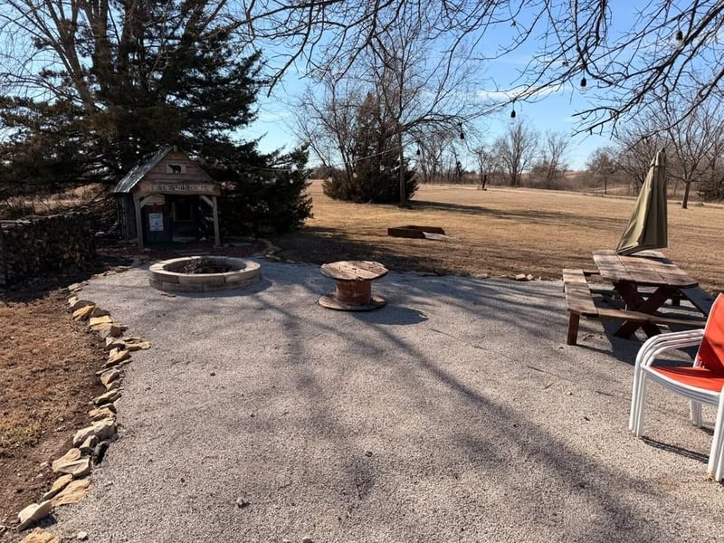 65 Raccoon Dr, Mound City, KS 66056