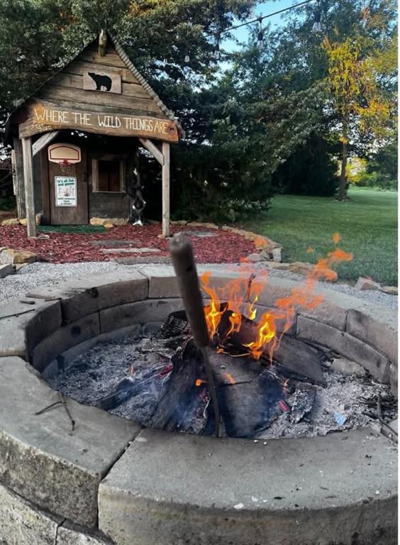 65 Raccoon Dr, Mound City, KS 66056