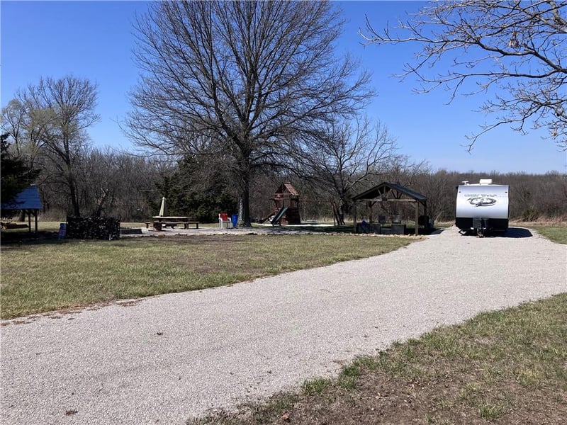 65 Raccoon Dr, Mound City, KS 66056