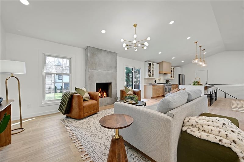 9427 Wenonga Rd, Leawood, KS 66206