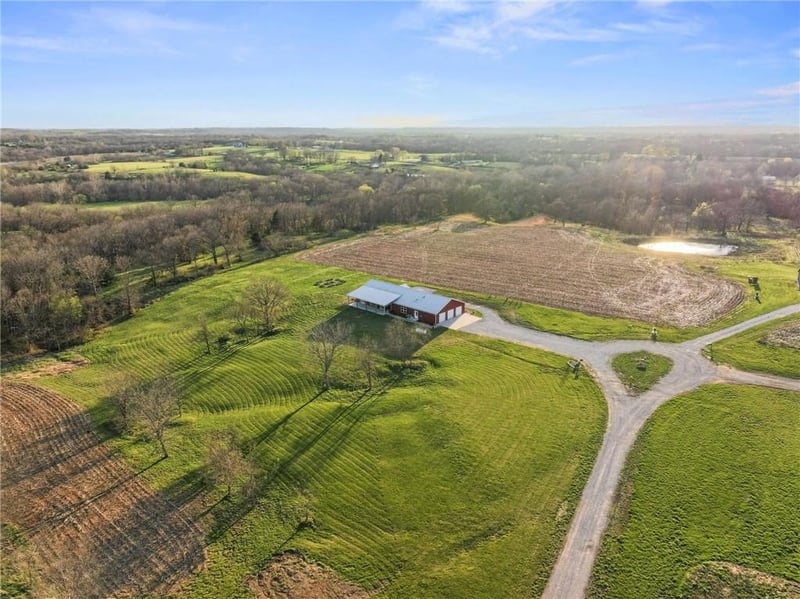 6404 Gracie Ln, Odessa, MO 64076