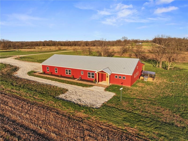 6404 Gracie Ln, Odessa, MO 64076