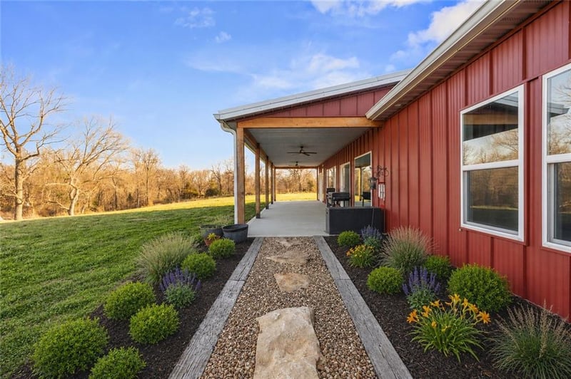 6404 Gracie Ln, Odessa, MO 64076