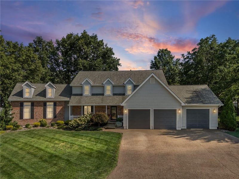 1501 Sleepy Hollow Dr, Olathe, KS 66062
