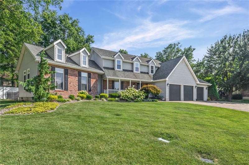 1501 Sleepy Hollow Dr, Olathe, KS 66062